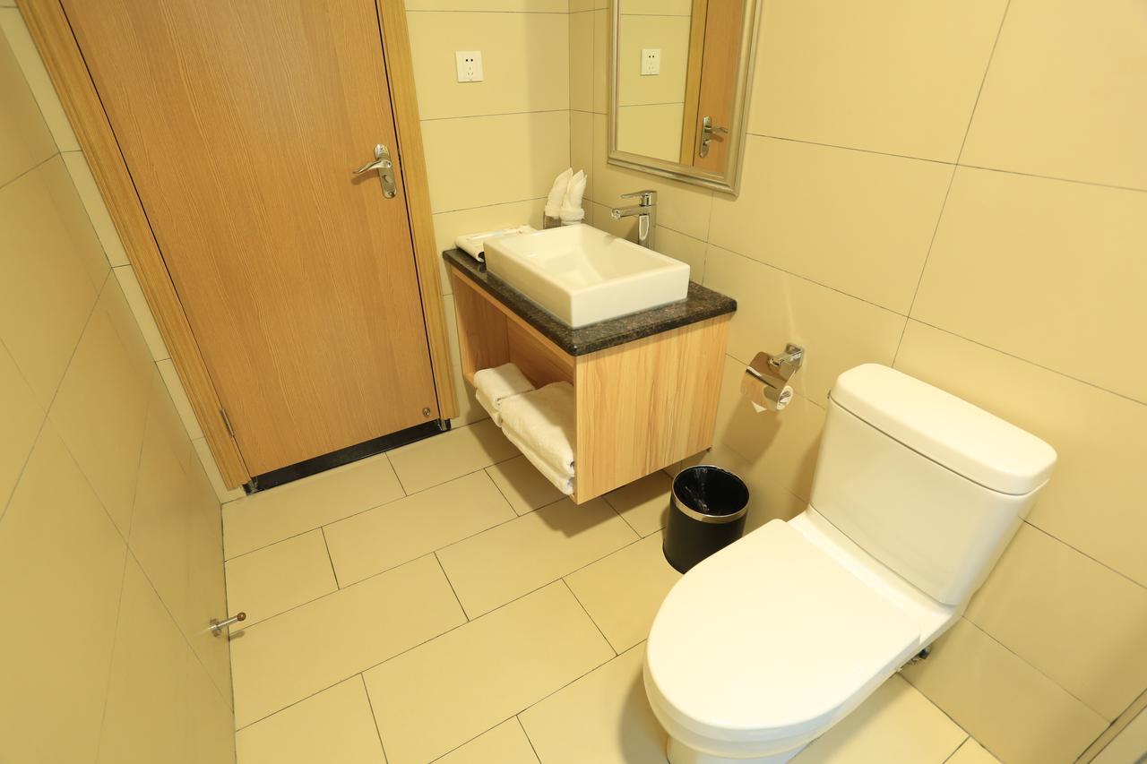 Oyo8001 Tiandi Hotel Shenzhen Zewnętrze zdjęcie